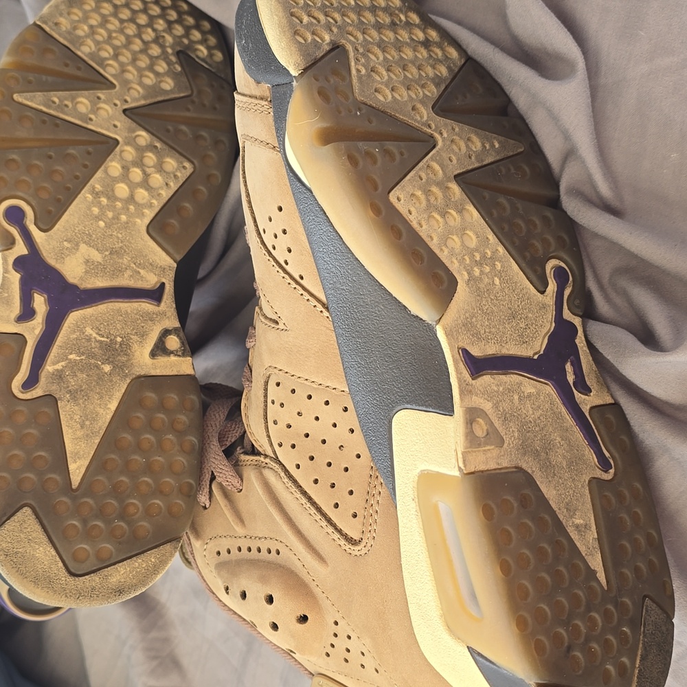 Women's Air Jordan 6 Retro GORE-TEX "Brown Kelp" sneaker. Size 8. - Picture 7 of 8